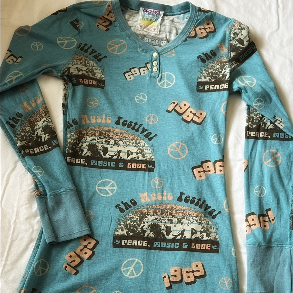 Boho peace love retro blue nightshirt scanty size large